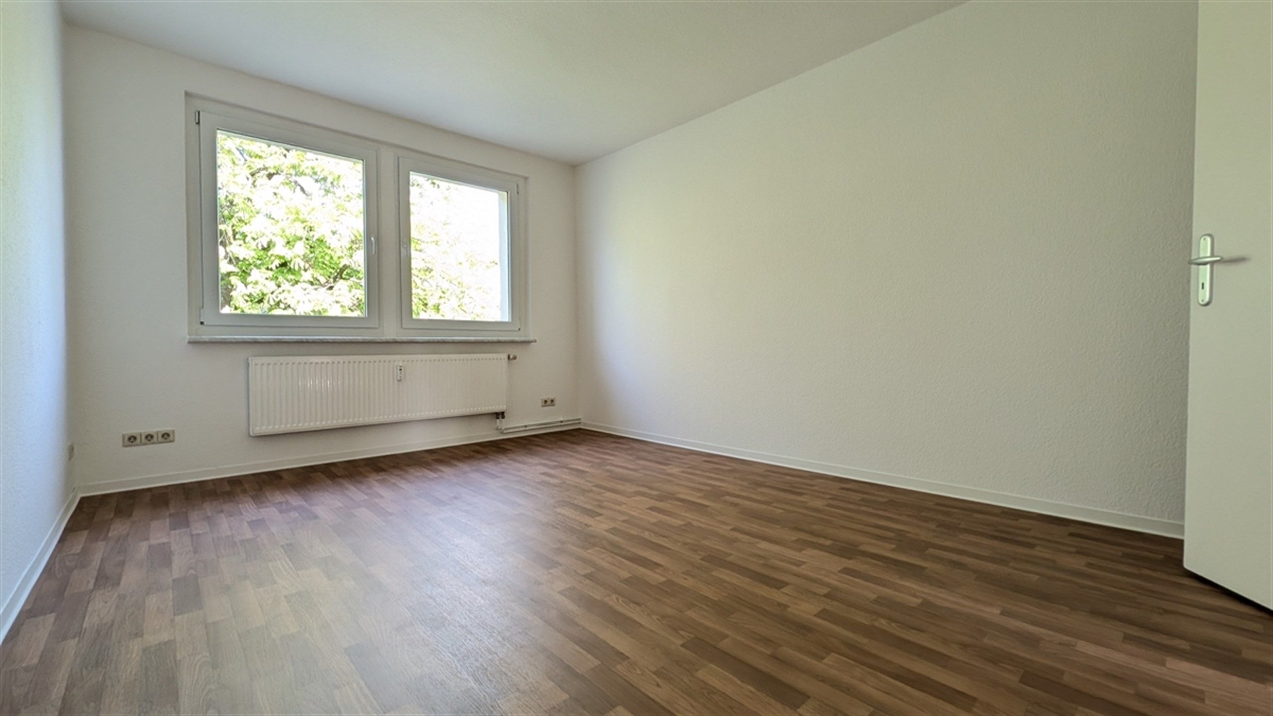 Wohn- und Schlafzimmer