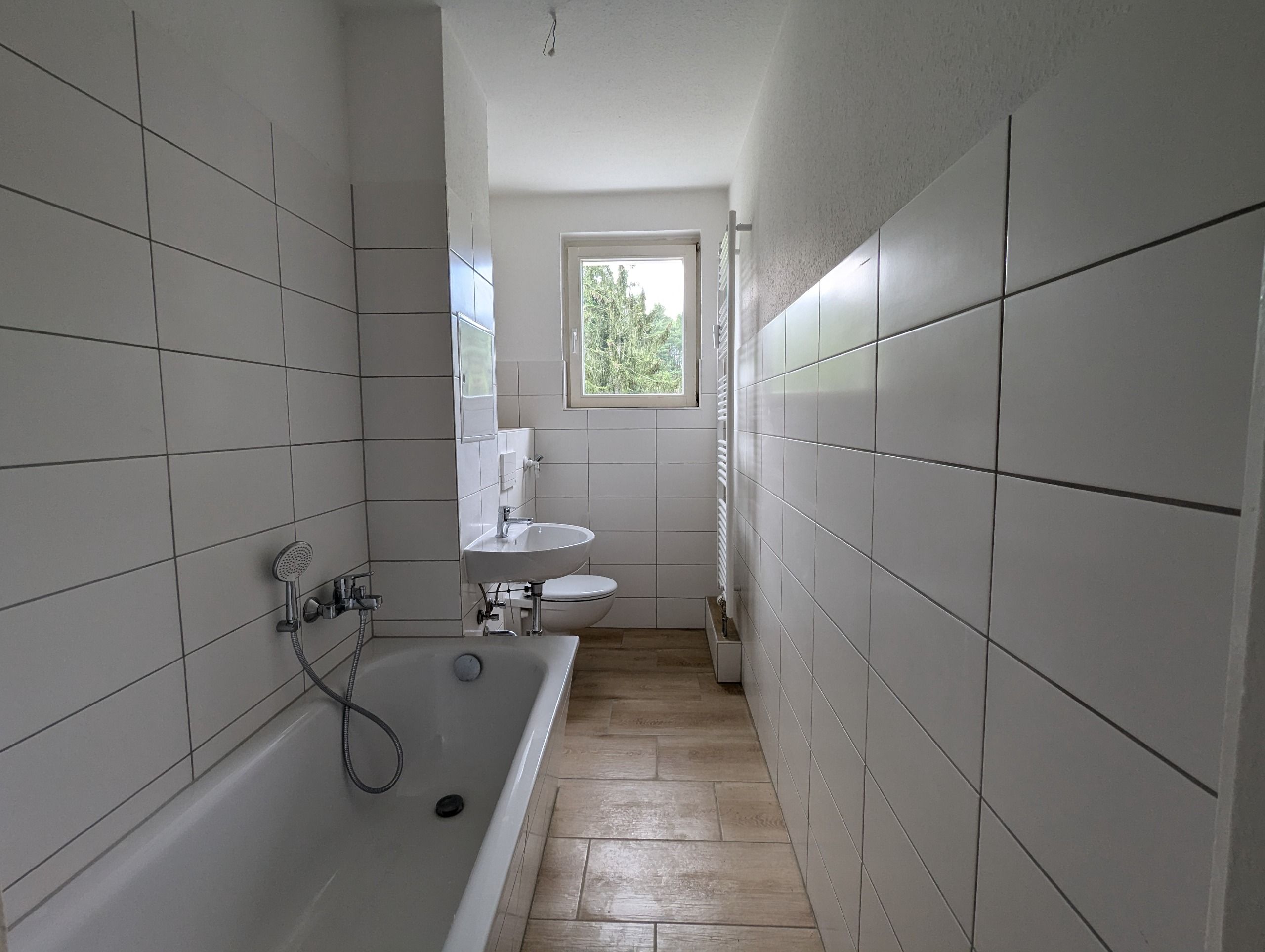 Friedrichshain, Bahnhofstraße 13a, Bad