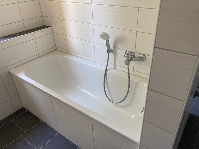 Karlstraße 5 Fertigstellung - Bad mit Badewanne