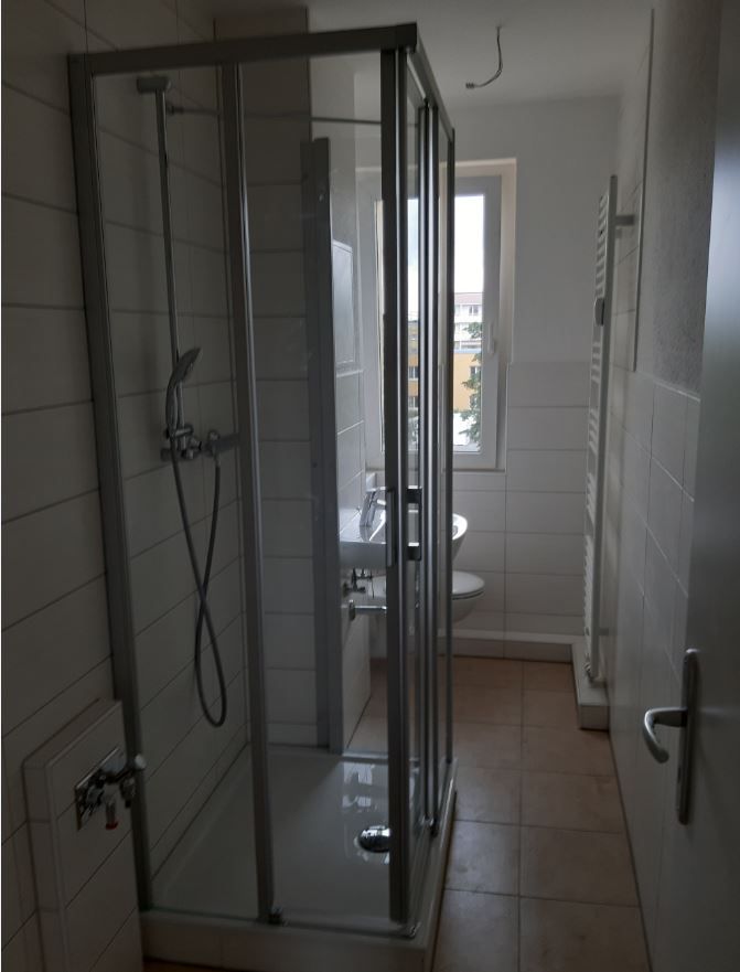 Karlstraße 5 Fertigstellung - kleines Bad mit Dusche