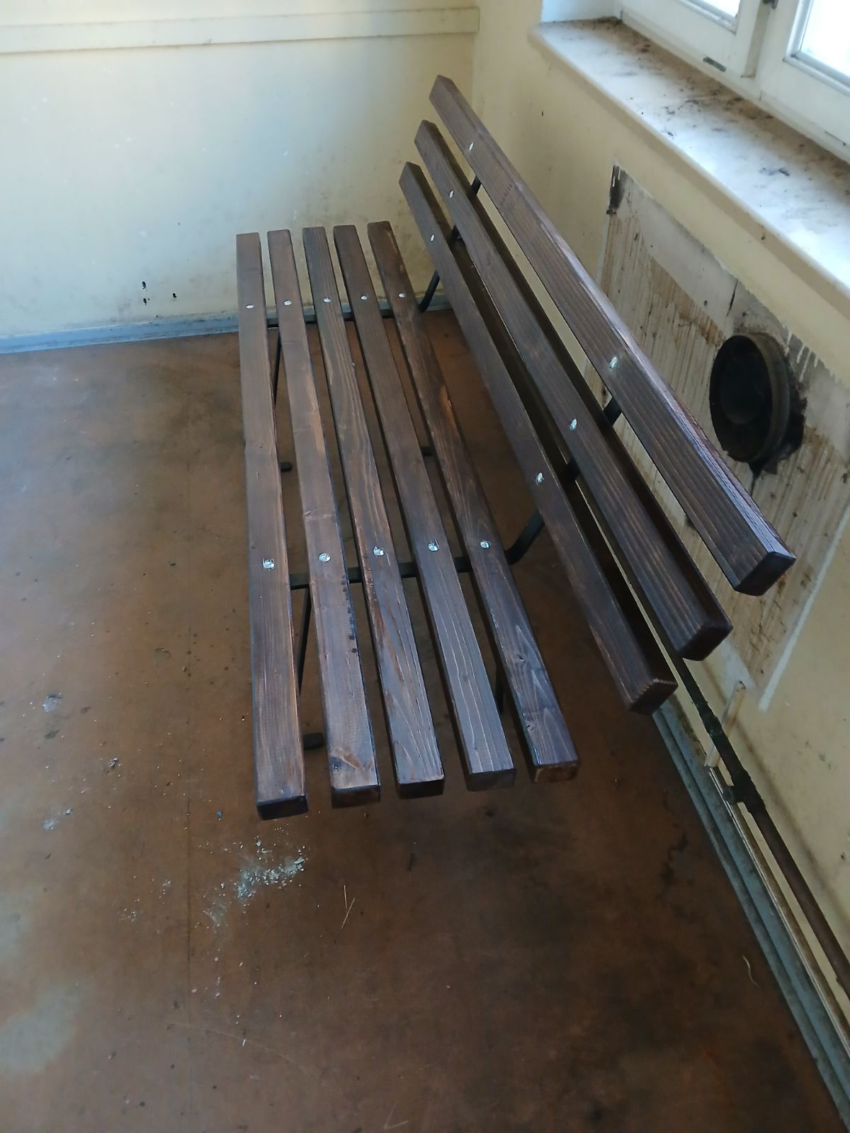 Wadelsfdorf Bänke nacher 2